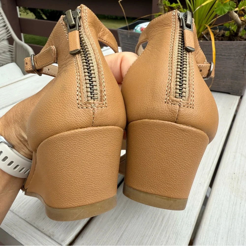 NWOT Eileen Fisher Nude Wedge Sandals